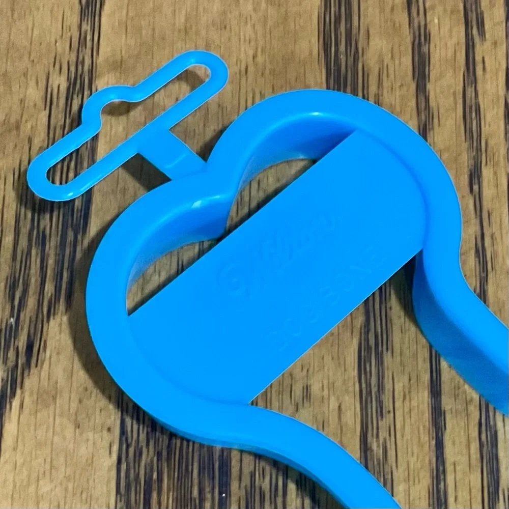 Blue Cookie Cutter with Recipe Cards and Felt Tip Pen Make your own dog treats